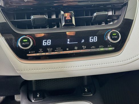 Used 2022 Toyota Corolla XSE image 23