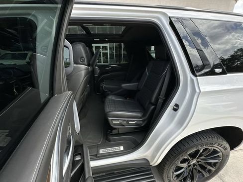 Certified 2023 Cadillac Escalade Sport Platinum w/ LPO, ONYX Package AWD/4WD image 30