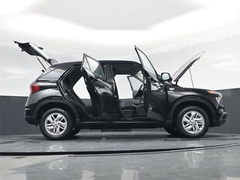 New 2026 Hyundai Venue SE image 33