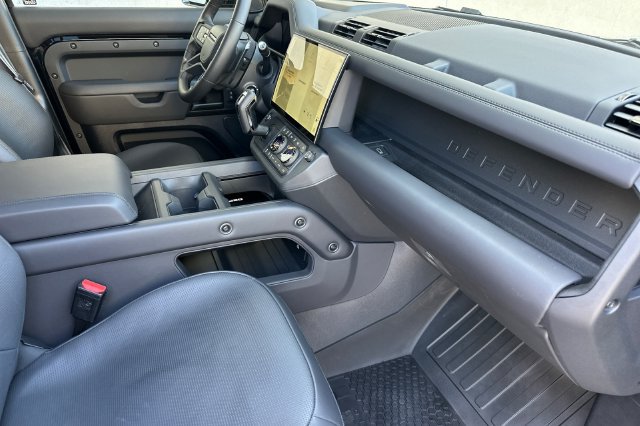 New 2026 Land Rover Defender 110 AWD/4WD image 15
