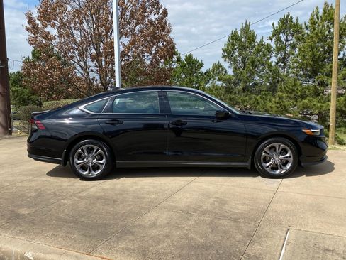 Used 2023 Honda Accord EX image 7