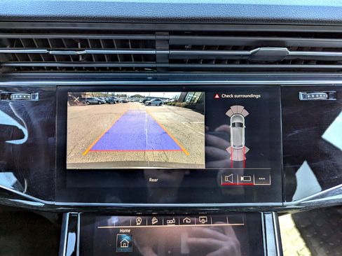 Used 2019 Audi Q8 Premium image 22