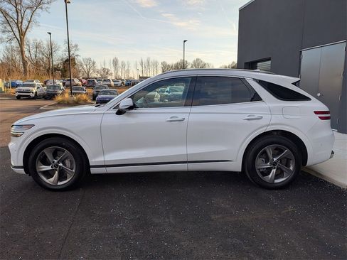 Used 2026 Genesis GV70 2.5T Advanced image 2