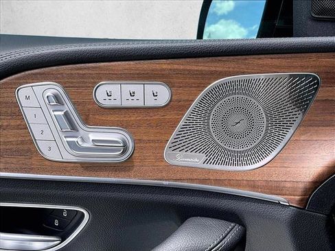 New 2026 Mercedes-Benz GLS 580 4MATIC image 24