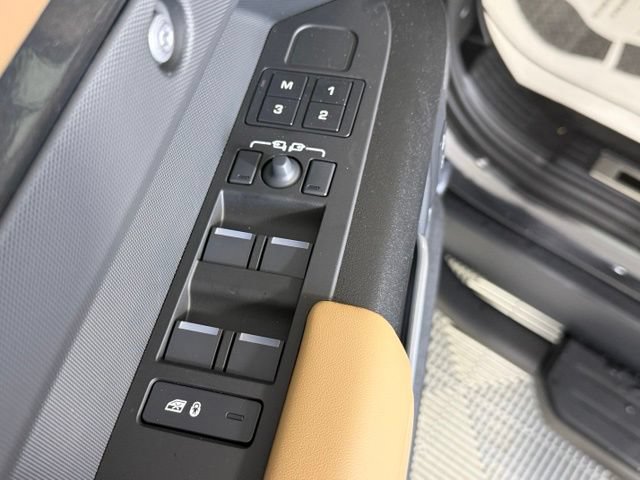 New 2026 Land Rover Defender 130 V8 AWD/4WD image 27