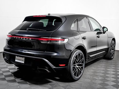 Certified 2024 Porsche Macan w/ Premium Plus Package AWD/4WD image 10