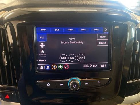 Used 2023 Chevrolet Traverse LS FWD image 17