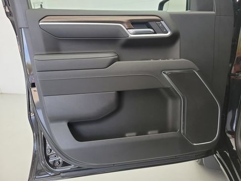 Used 2025 Chevrolet Silverado 1500 LT RWD image 19