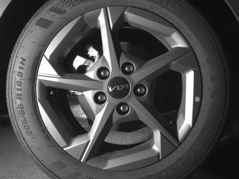 Used 2025 Kia K4 LXS image 15