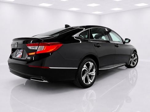 Used 2018 Honda Accord EX image 5