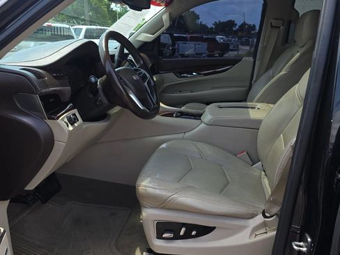 Used 2015 Cadillac Escalade Luxury RWD image 13