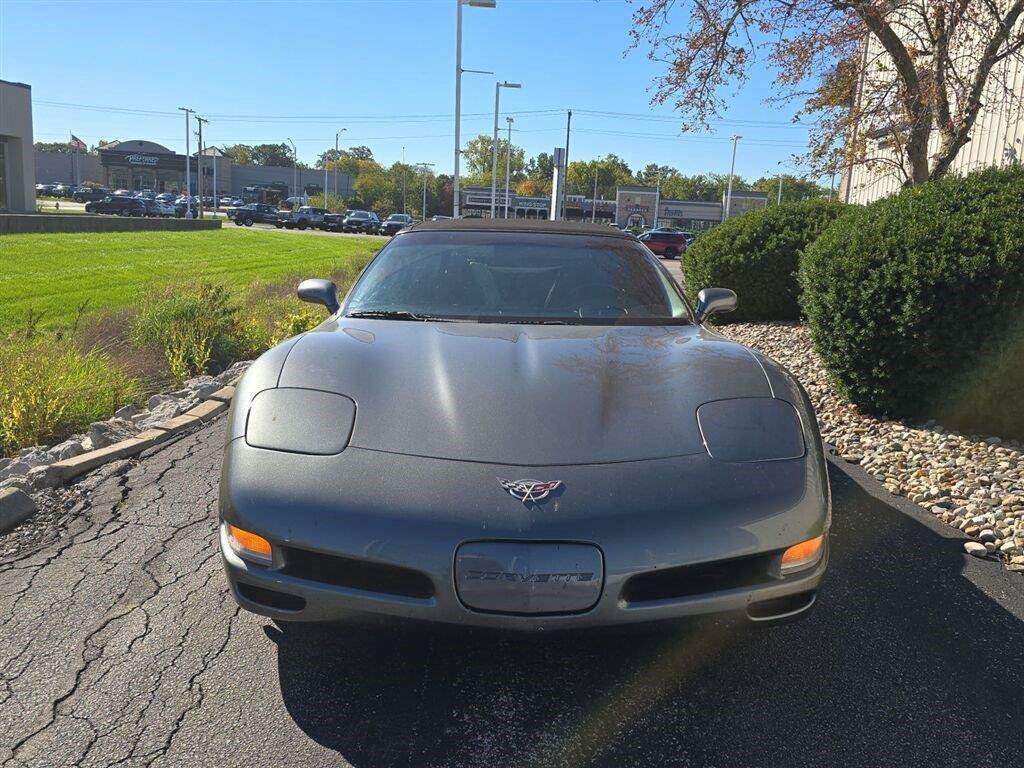 Used 2003 Chevrolet Corvette Convertible w/ Preferred Equipment Group1 RWD image 2