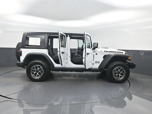 Used 2026 Jeep Wrangler Unlimited Rubicon AWD/4WD image 29
