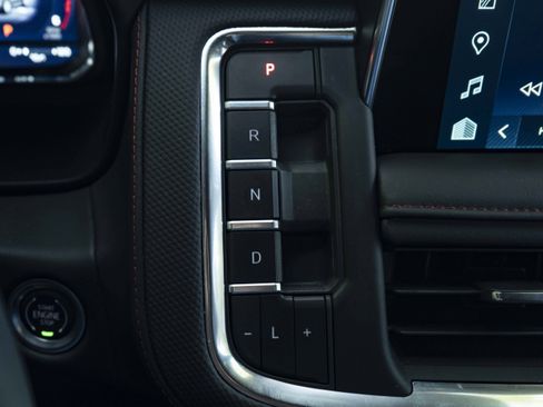 Used 2024 Chevrolet Tahoe RST w/ Luxury Package AWD/4WD image 31