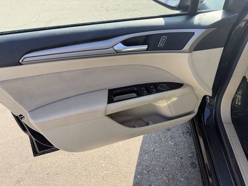 Used 2013 Ford Fusion SE image 8