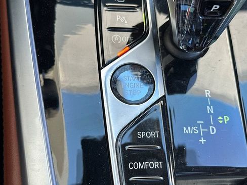 Used 2019 BMW X7 xDrive50i w/ M Sport Package AWD/4WD image 25