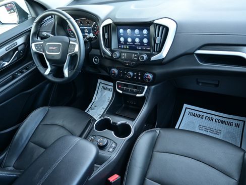 Used 2024 GMC Terrain SLT image 20