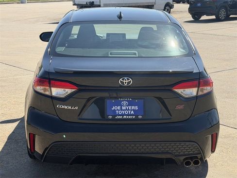 Used 2022 Toyota Corolla SE image 8