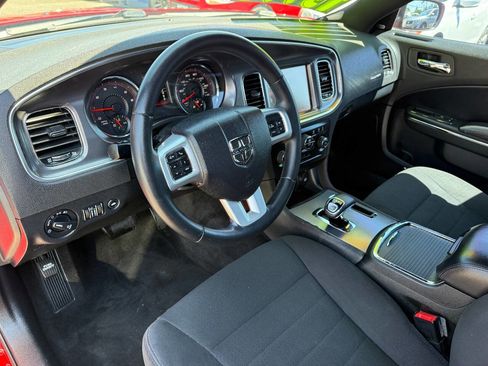 Used 2014 Dodge Charger SXT image 13