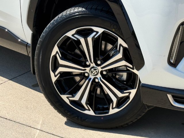 Used 2024 Toyota RAV4 XSE AWD/4WD image 2