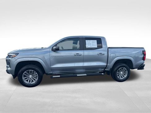 Used 2024 Chevrolet Colorado LT w/ LT Convenience Package III RWD image 4