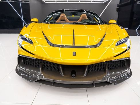 Used 2022 Ferrari SF90 Spider image 7