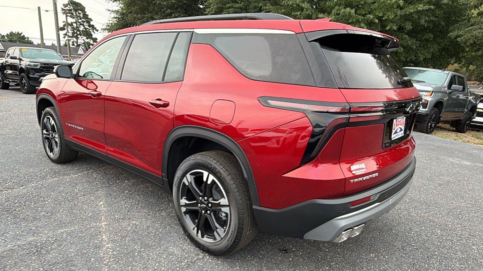 New 2027 Chevrolet Traverse LT w/ Sun and Wheel Package FWD image 11