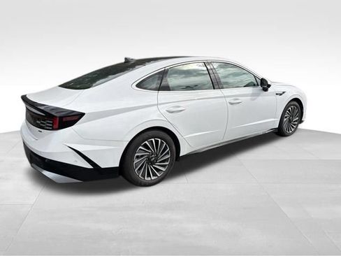 Used 2024 Hyundai Sonata Limited FWD image 12