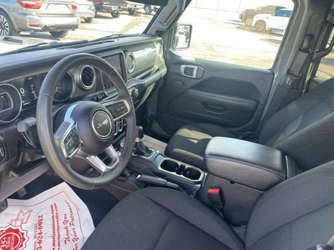 Used 2023 Jeep Gladiator Overland image 16