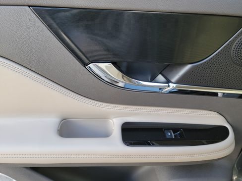 Certified 2024 Lincoln Corsair FWD image 5