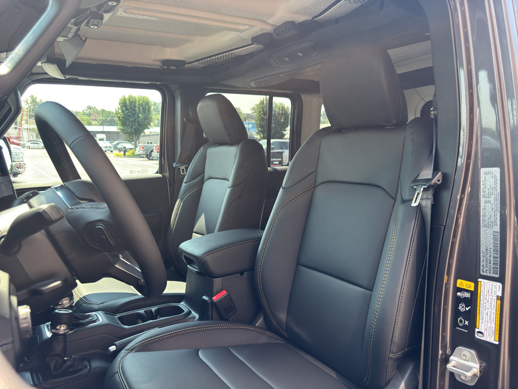 New 2026 Jeep Wrangler Unlimited Sahara w/ Safety Group AWD/4WD image 9