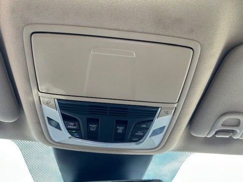 Used 2023 Acura MDX SH-AWD image 32