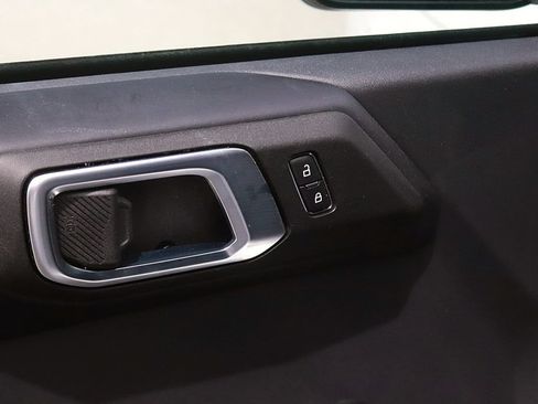 Used 2025 Ford Bronco Outer Banks AWD/4WD image 13