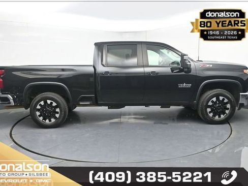 Used 2020 Chevrolet Silverado 2500 LT w/ Texas Edition image 2