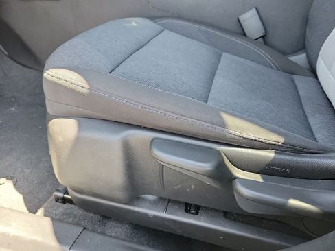 Used 2024 Chevrolet Trax LS w/ LS Convenience Package FWD image 12