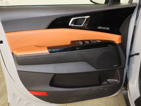 Used 2022 Kia Carnival SX Prestige image 22