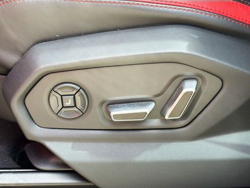 Used 2024 Lamborghini Urus S image 28