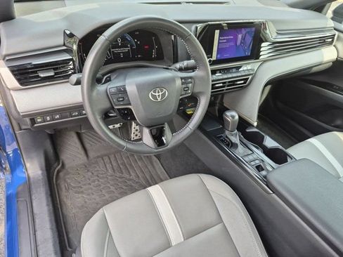 Used 2025 Toyota Camry SE w/ Convenience Package AWD/4WD image 9