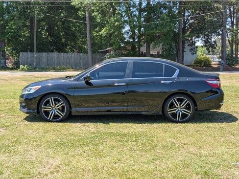 Used 2017 Honda Accord Sport image 6