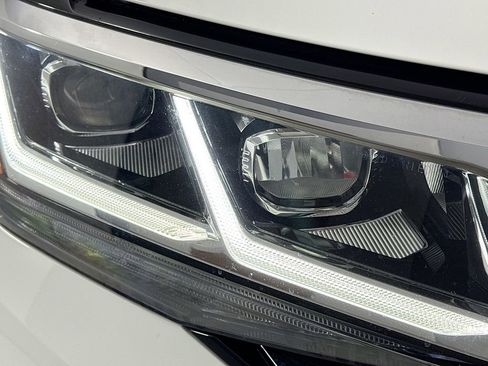 Used 2021 Volkswagen Atlas SEL Premium image 39