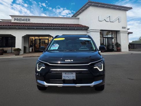 Used 2025 Kia Niro EX FWD image 3