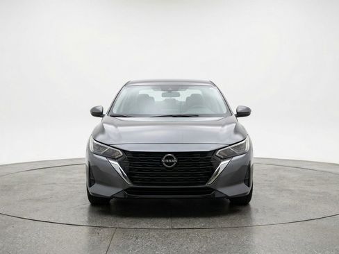 Used 2025 Nissan Sentra SV image 2