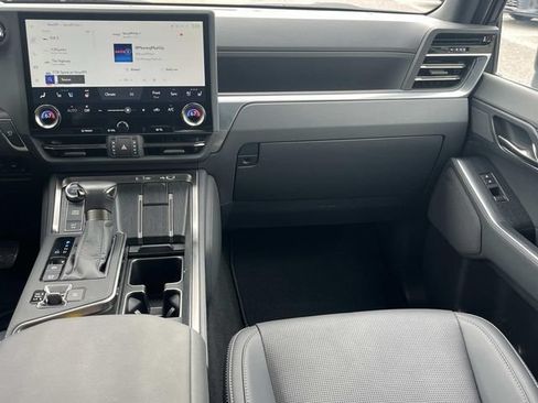 Used 2025 Lexus GX 550 w/ Cold Area Package AWD/4WD image 14