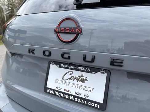New 2026 Nissan Rogue SV AWD/4WD image 10