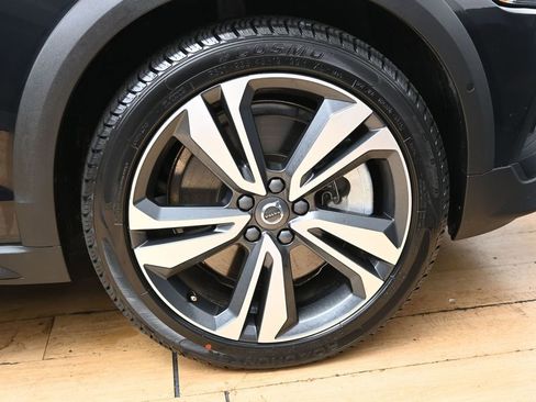 Used 2025 Volvo V60 B5 Cross Country Plus AWD/4WD image 13