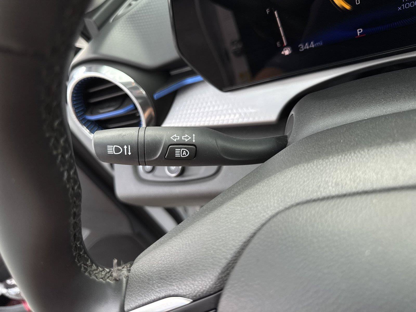 Used 2025 Chevrolet Trax LT w/ LT Convenience Package FWD image 20