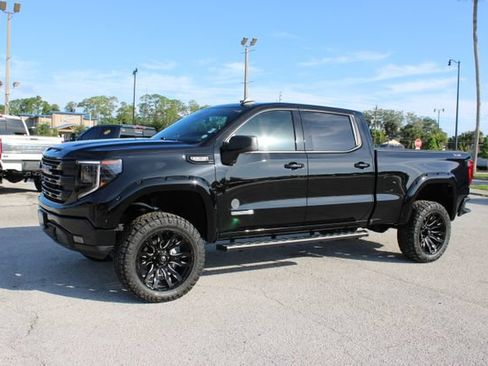 Used 2024 GMC Sierra 1500 Elevation w/ X31 Off-Road Package AWD/4WD image 5