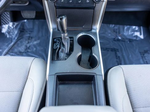 Used 2016 Toyota Camry SE image 25