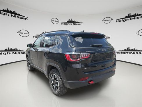 Used 2024 Jeep Compass Trailhawk AWD/4WD image 2