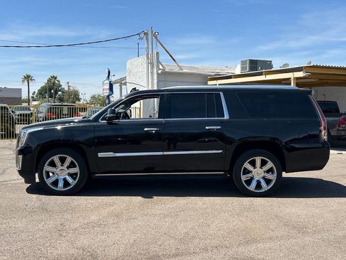 Used 2017 Cadillac Escalade ESV Premium Luxury RWD image 6